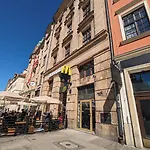 Hostel Rynek 30 *
